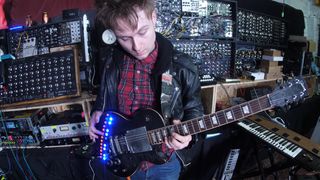 Look Mum No Computer Les Paul with MIDI Keyboard