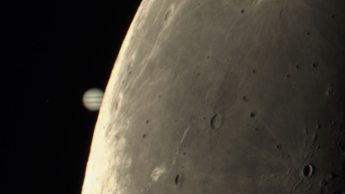 The moon hides Jupiter in spectacular photographs of October's lunar occultation