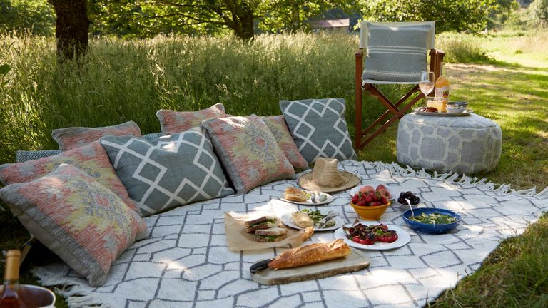 outdoor picnic textiles from weaver green
