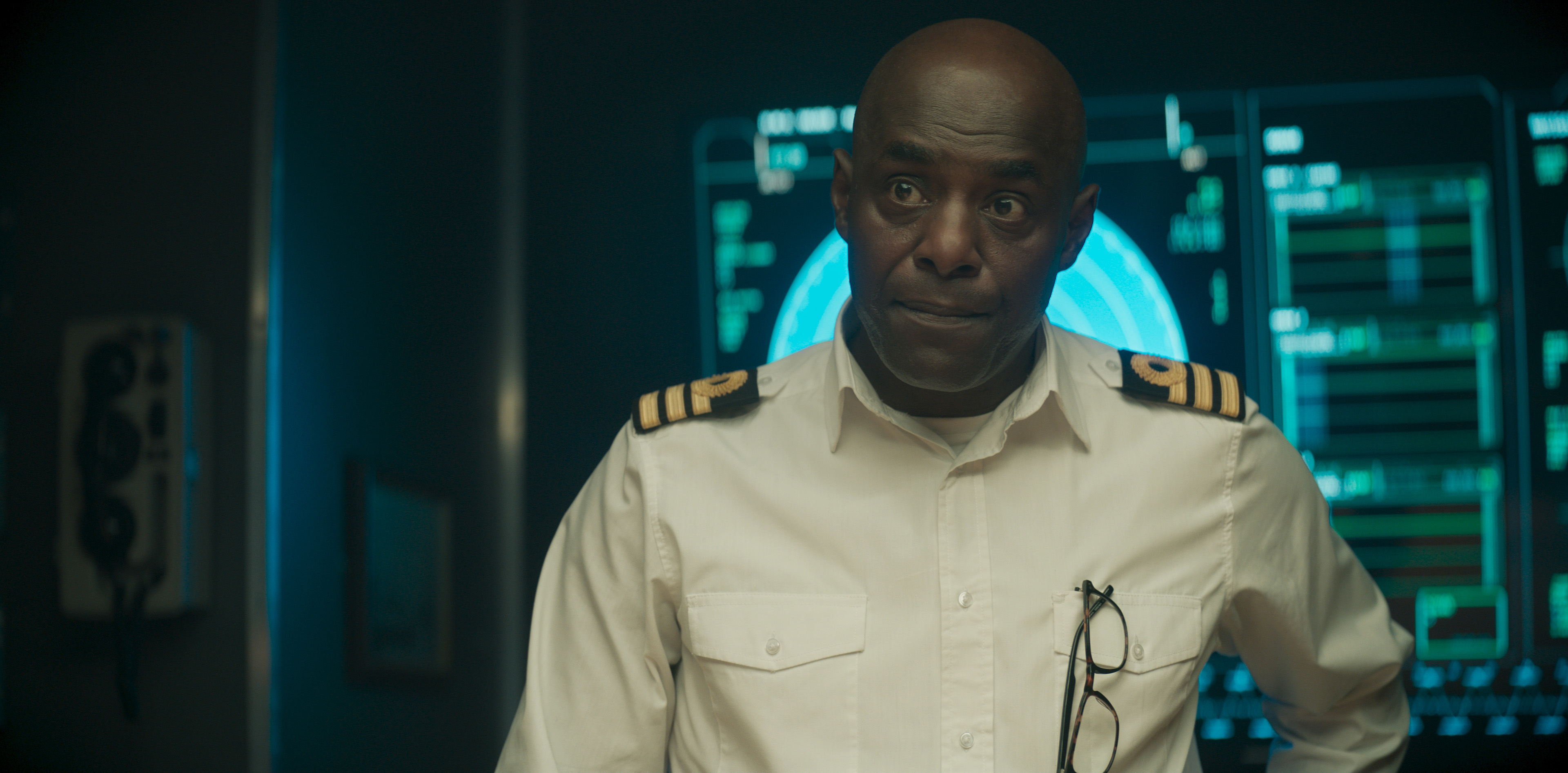 TV tonight Paterson Joseph as Captain Newsome.