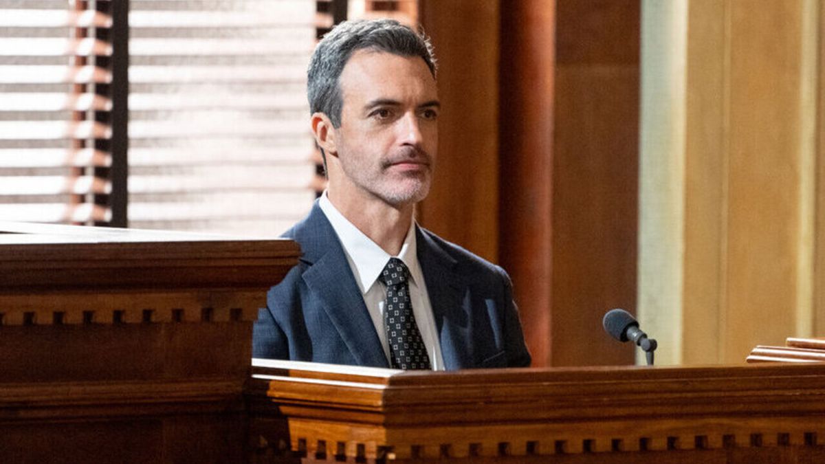 Reid Scott as Detective Vincent Riley in Law &amp; Order Season 23x02