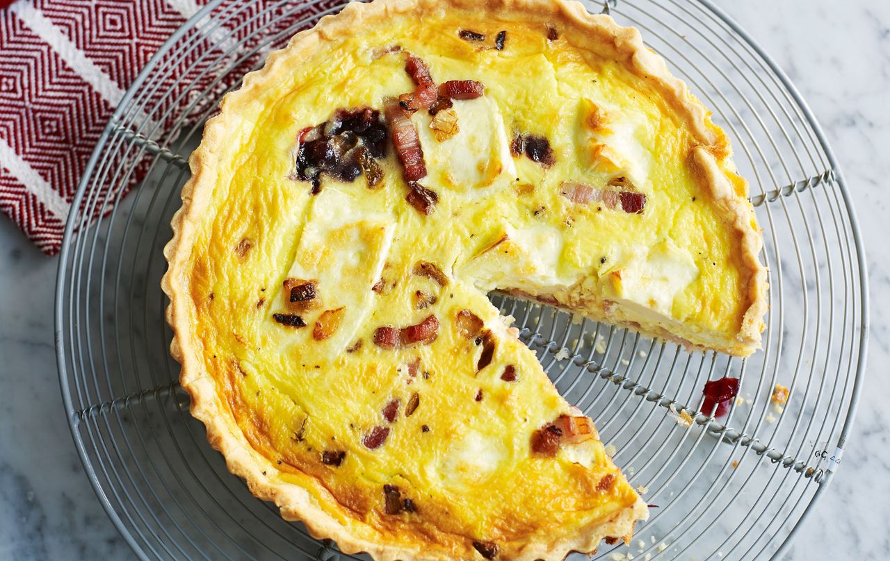 Brie quiche with cranberries