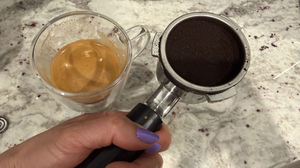 Ninja Luxe Caf&eacute; Mini Espresso Machine brewing espresso