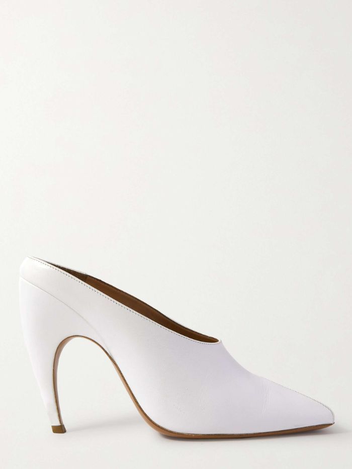 missing-image 6 اتجاهات للأحذية ذات الكعب العالي لعام 2024 من شأنها أن ترتقي بخزانة ملابسك الربيعية