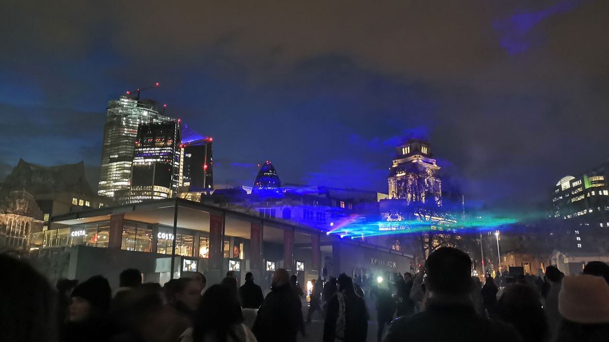 London at night, with night mode (before the blue lights really began). Image credit: TechRadar