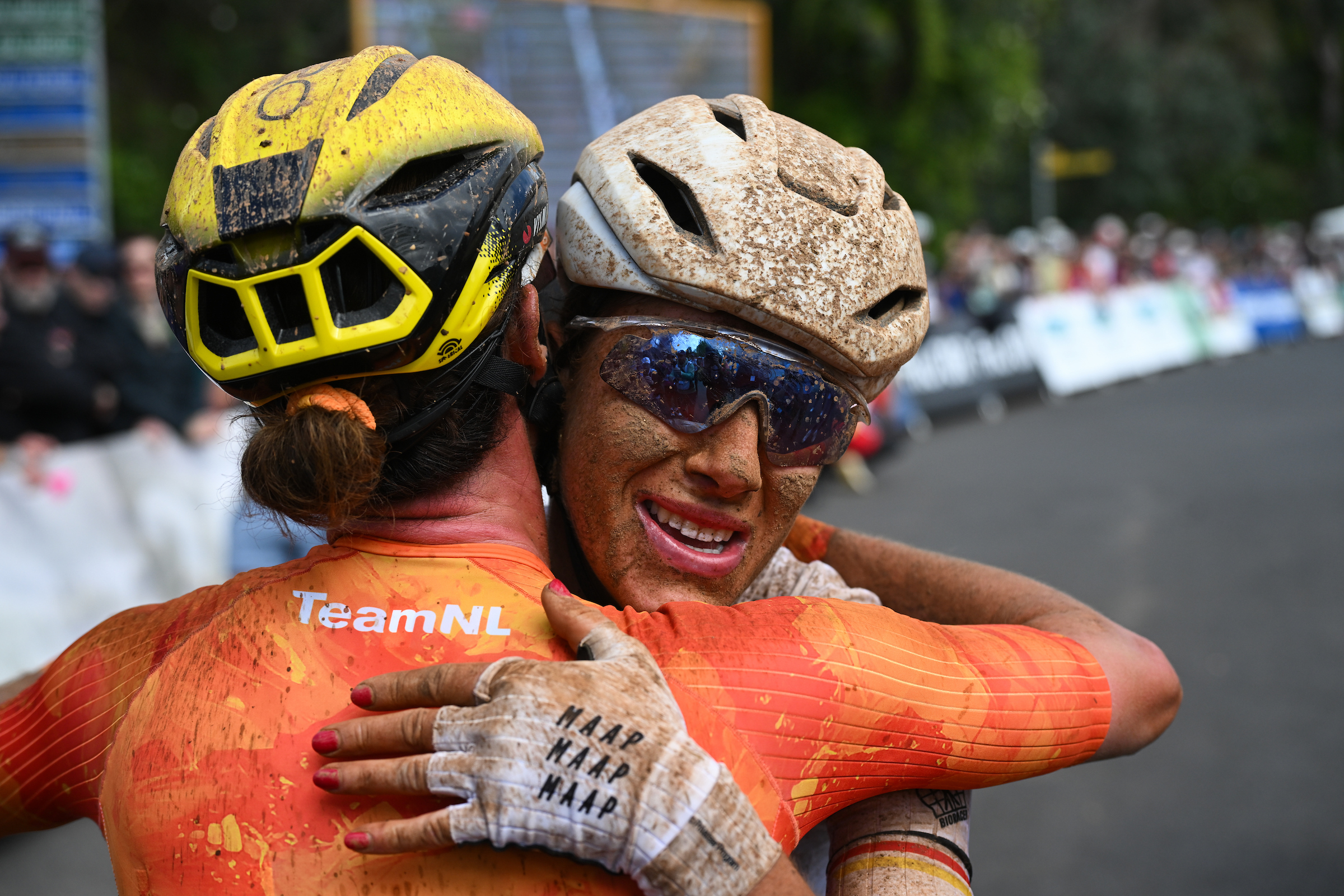 Picture by Zac Williams/SWpix.com - 10/10/2026 - Cycling - 2026 UCI Gravel World Championships - Nannup, Western Australia, Australia - Women&amp;rsquo;s Elite - Marianne Vos (Netherlands) wins to become World Champion with Rosa Kl&amp;ouml;ser (Germany) finishing second