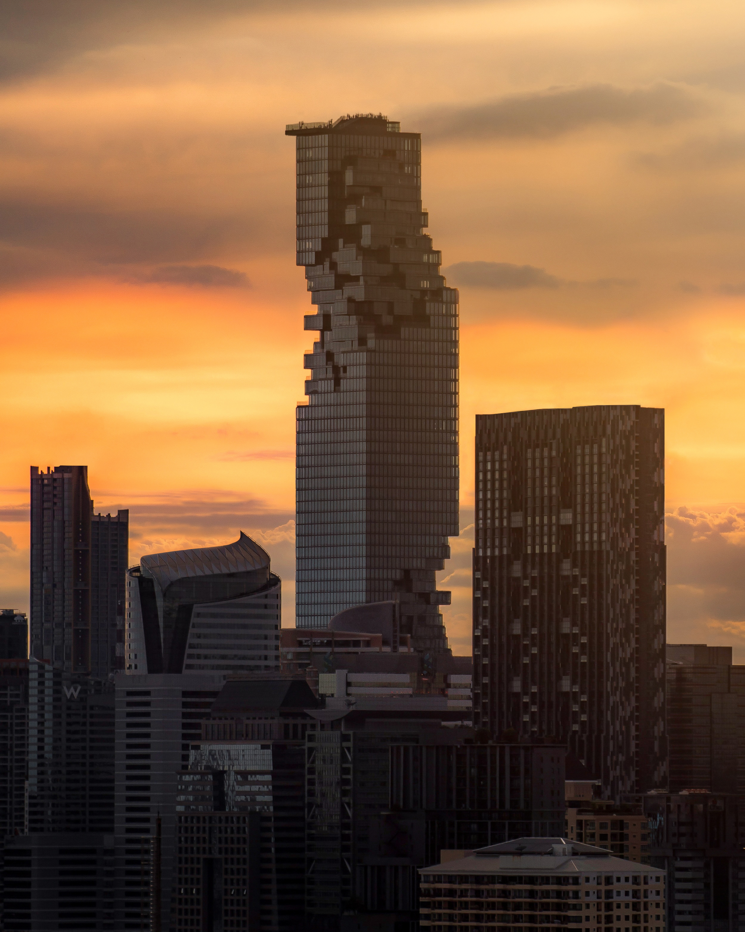 exterior view of skyscraper