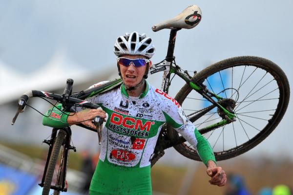 Daniel Peeters in the junior men's race