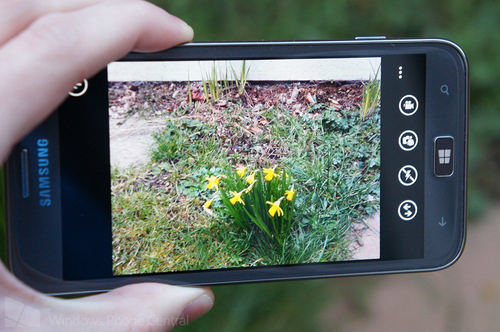 ATIV S Review Camera