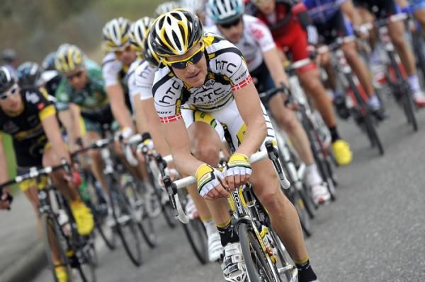 Lars Bak (HTC - Columbia) leads the chase.