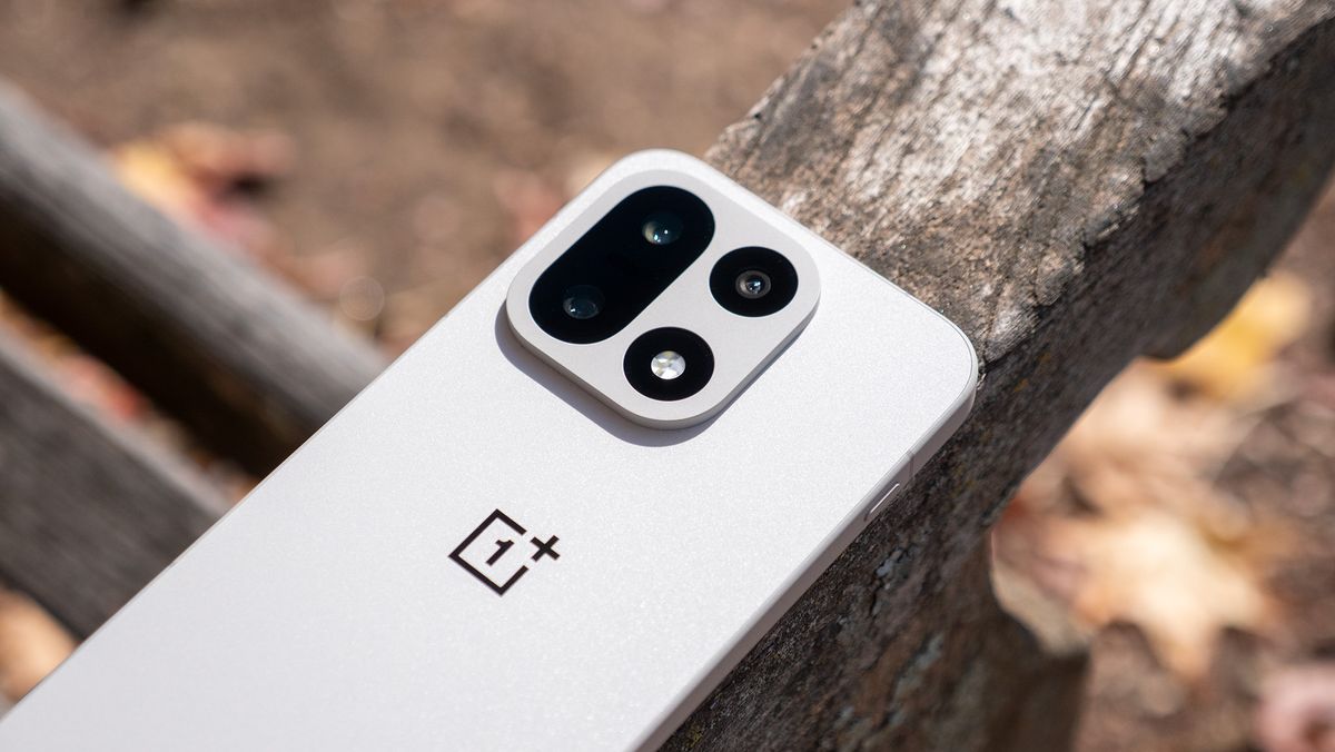 Why pay for the Galaxy S26 Ultra? This phone makes way more
sense — and it just received a historic discount for Amazon's Big
Spring Sale