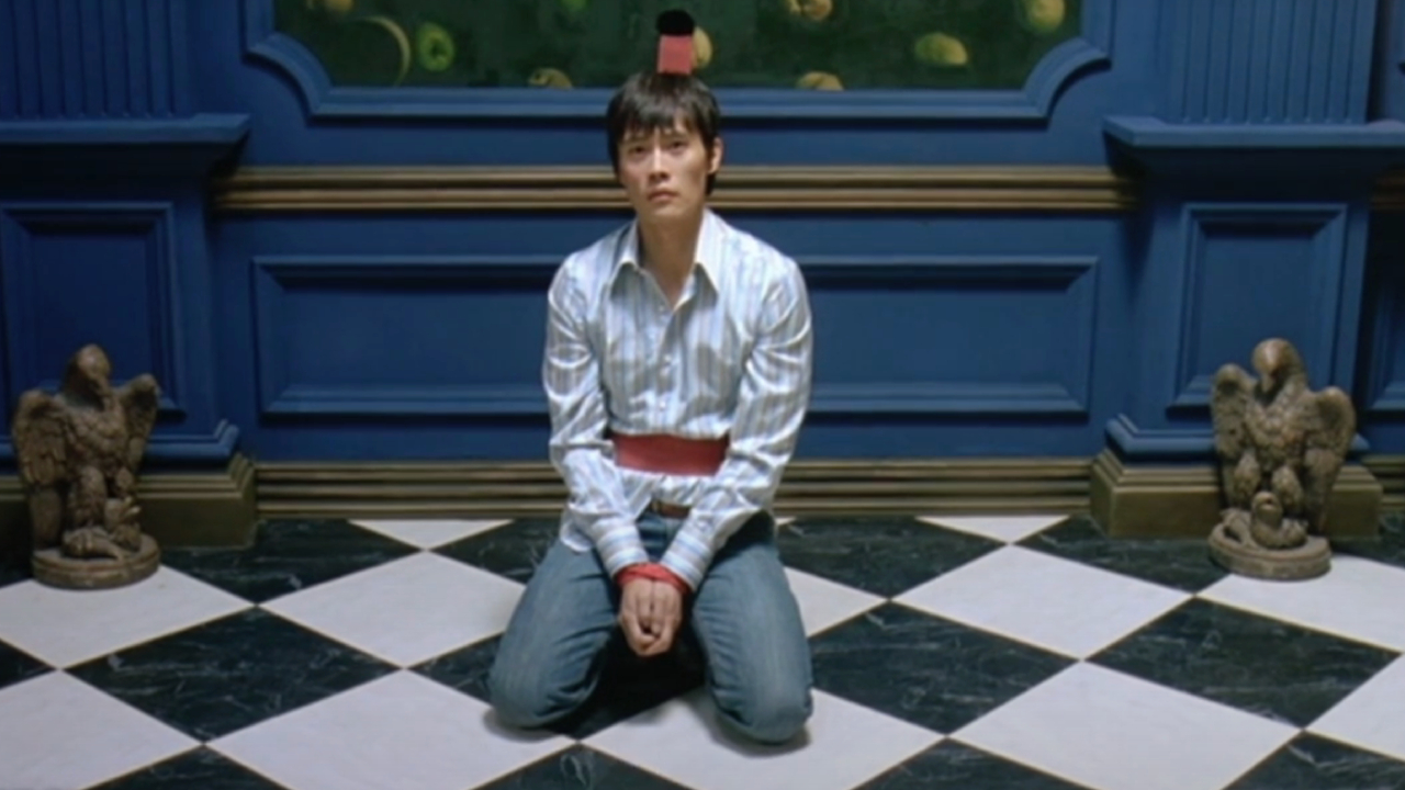 Lee Byung-hun tied up in Three... Extremes