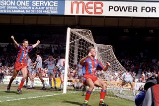 Alan Pardew (right) celebrates after scoring Crystal Palace’s extra-time winner against Liverpool