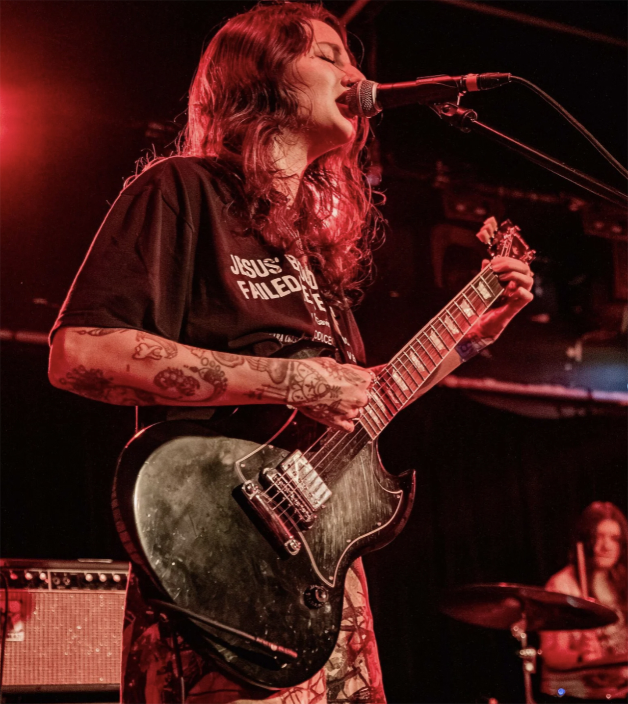 Sunny Faris of Blackwater Holylight performs onstage