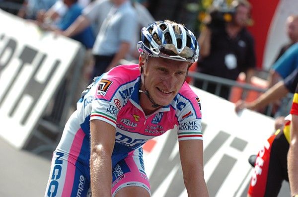 Enrico Gasparotto (Lampre) put in a bid to take the overall lead, but was not successful.