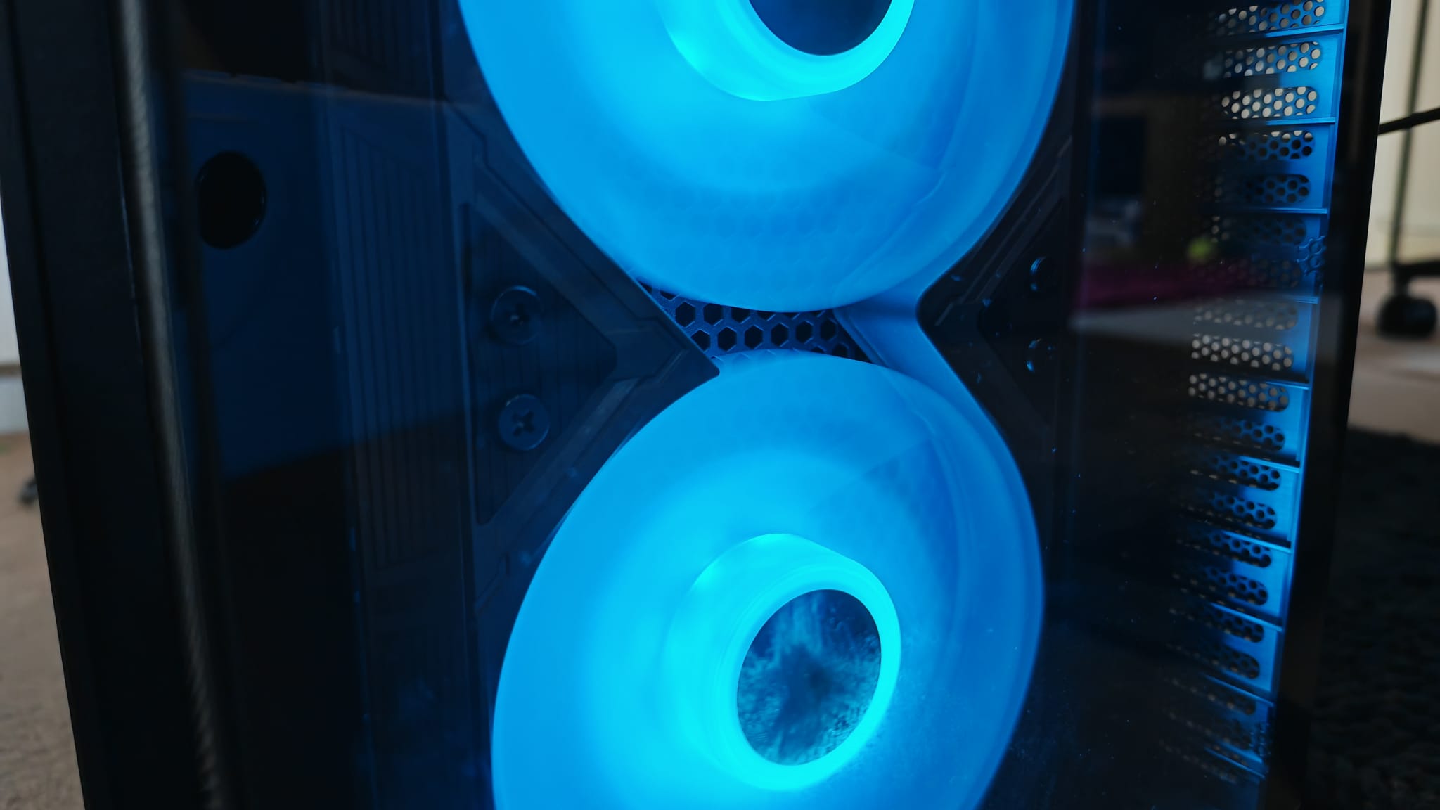 The innovative system fans on the Acer Predator Orion 7000 (2025)