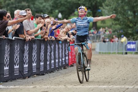 Ellen Noble wins the opening day at Charm City Cross