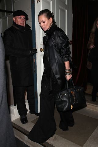 Kate Moss wearing an all-black Zara outfit