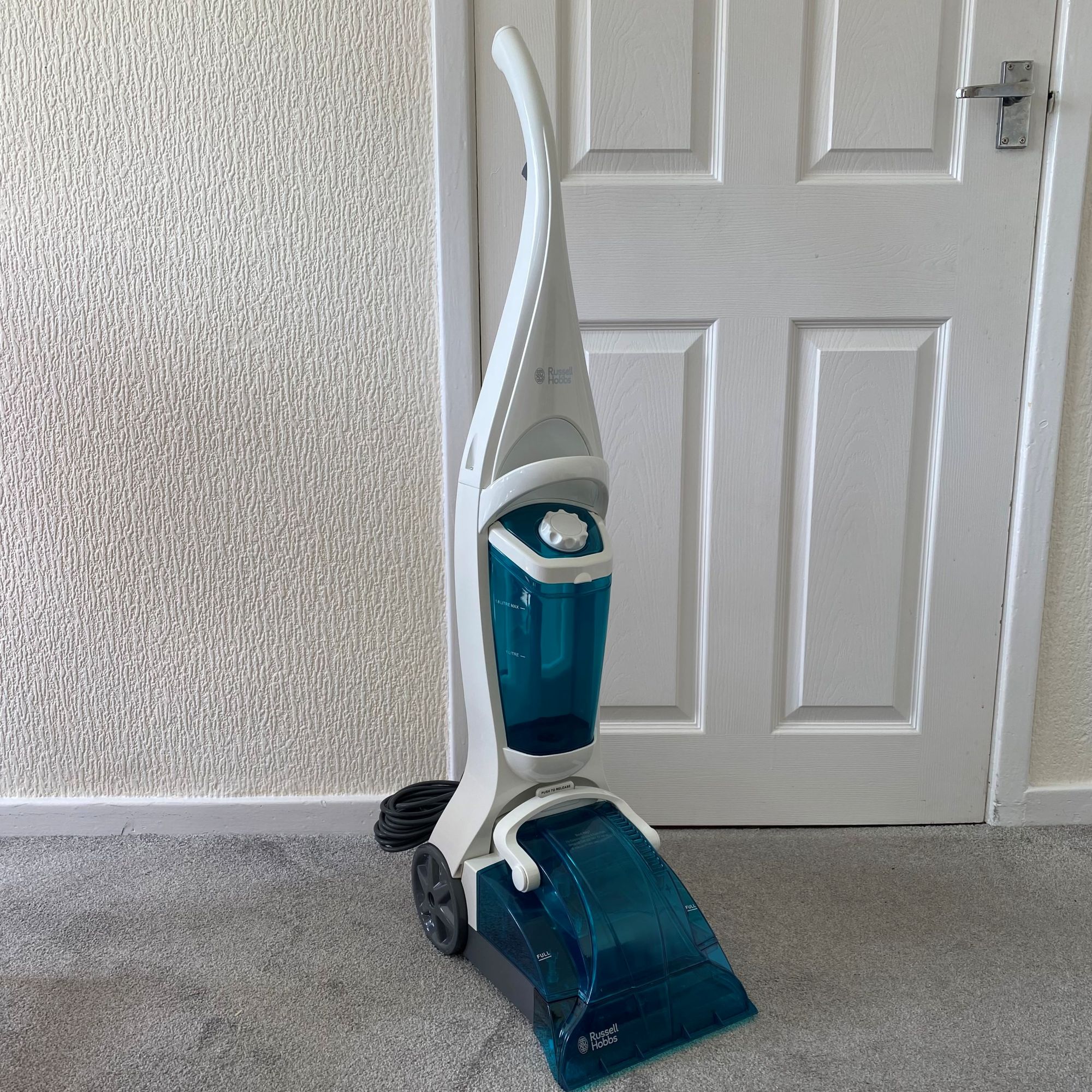 Russell Hobbs Upright Carpet Cleaner review