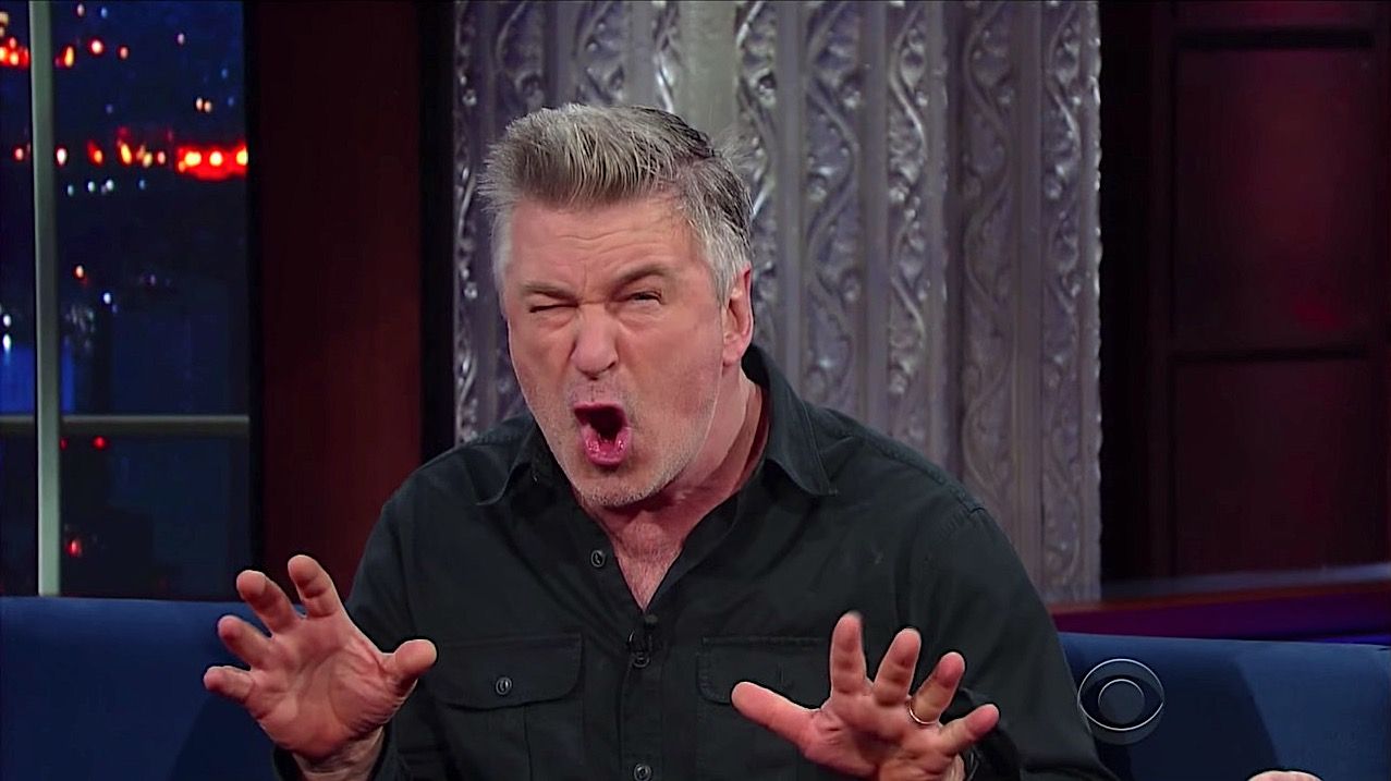 Alec Baldwin shows how he gets into Trump character