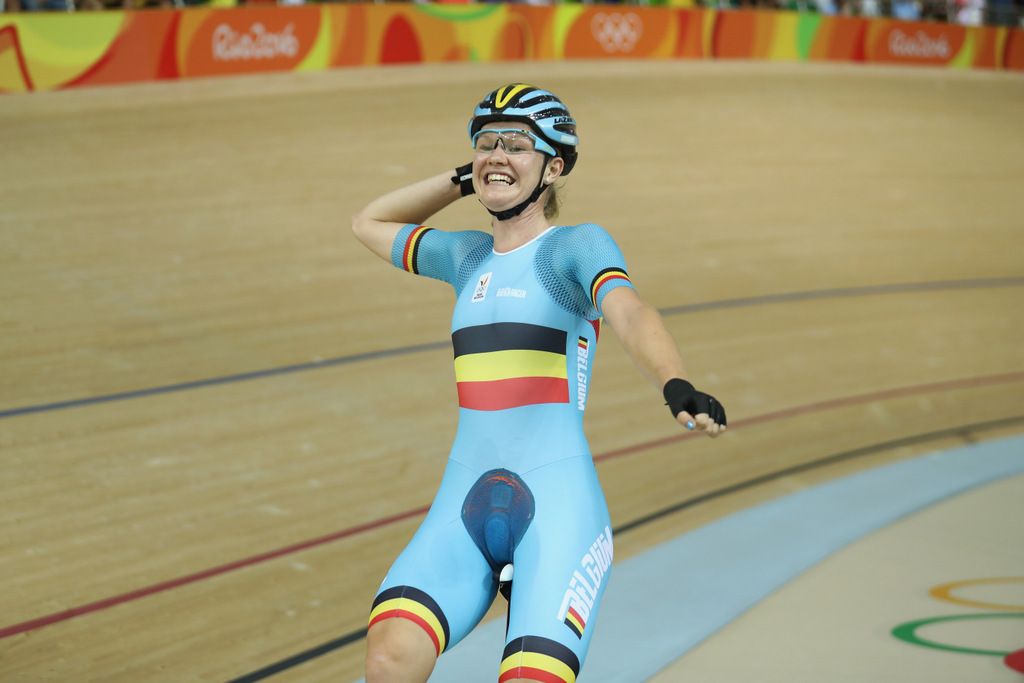 Jolien D'hoore (Belgium) celebrates winning bronze