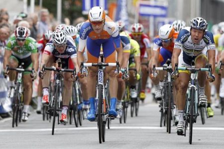 Theo Bos (Rabobank) outsprinted defending champion Kenny Van Hummel (Vacansoleil-DCM) to win the 2012 Memorial Rik Van Steenbergen.