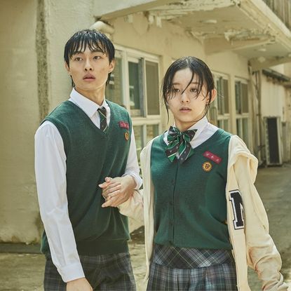 Yoon Chan-young as Lee Cheong-san, Park Ji-hu as Nam On-jo in All of us are Dead