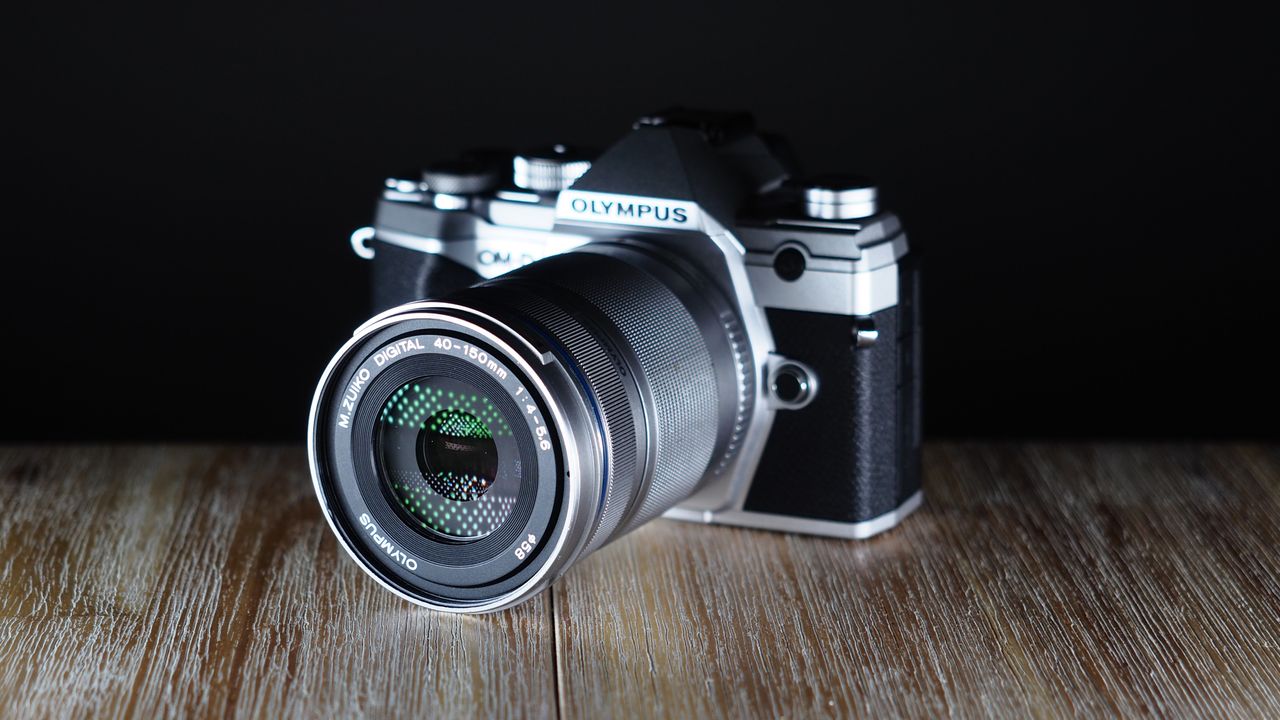 Olympus M.Zuiko 40-150mm f/4.0-5.6 R