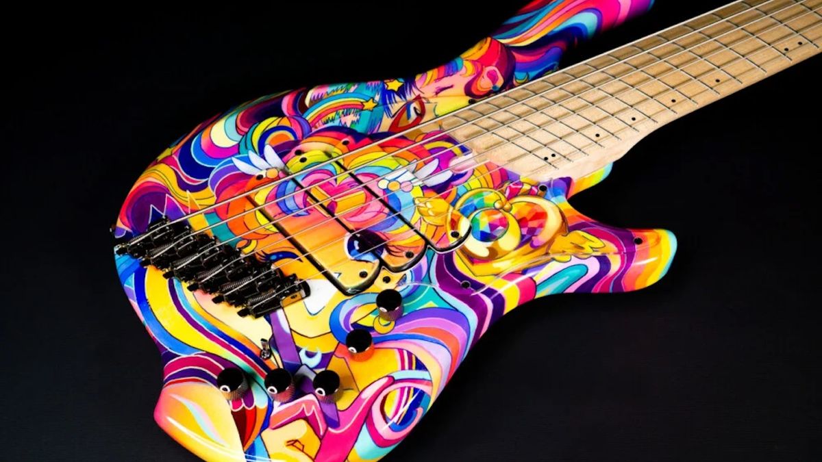 America Paz 'Sailor Bass'