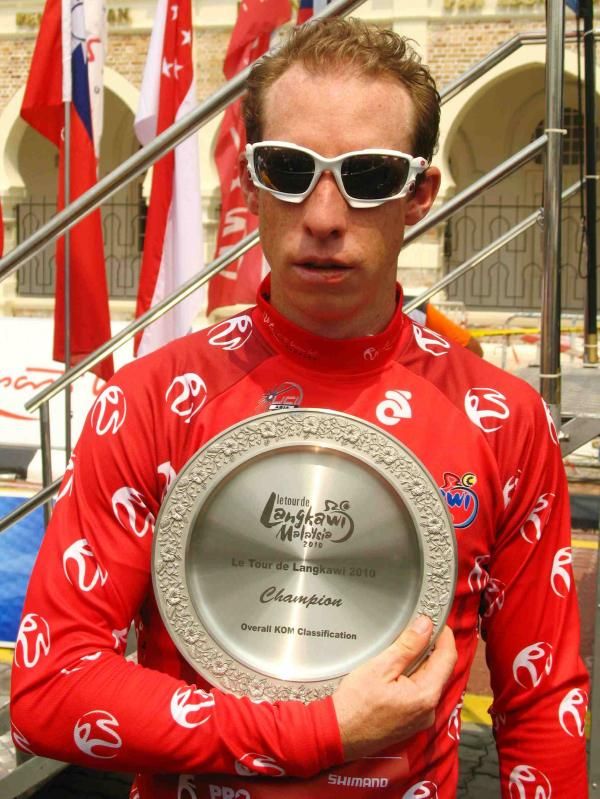 Peter McDonald (Drapac-Porsche) shows his best climber's prize