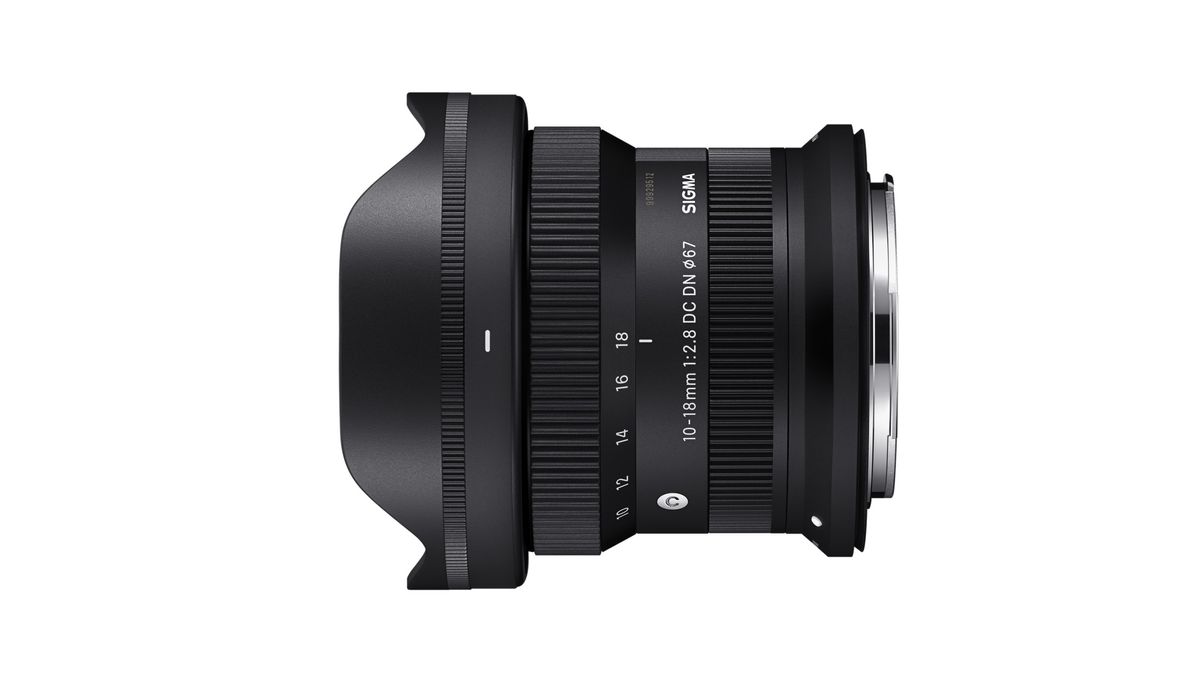 The Sigma 10-18mm f/2.8 DC DN | Contemporary lens for Canon RF, against a white background