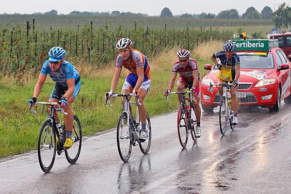 Dominik Roels leads the break after 118km.