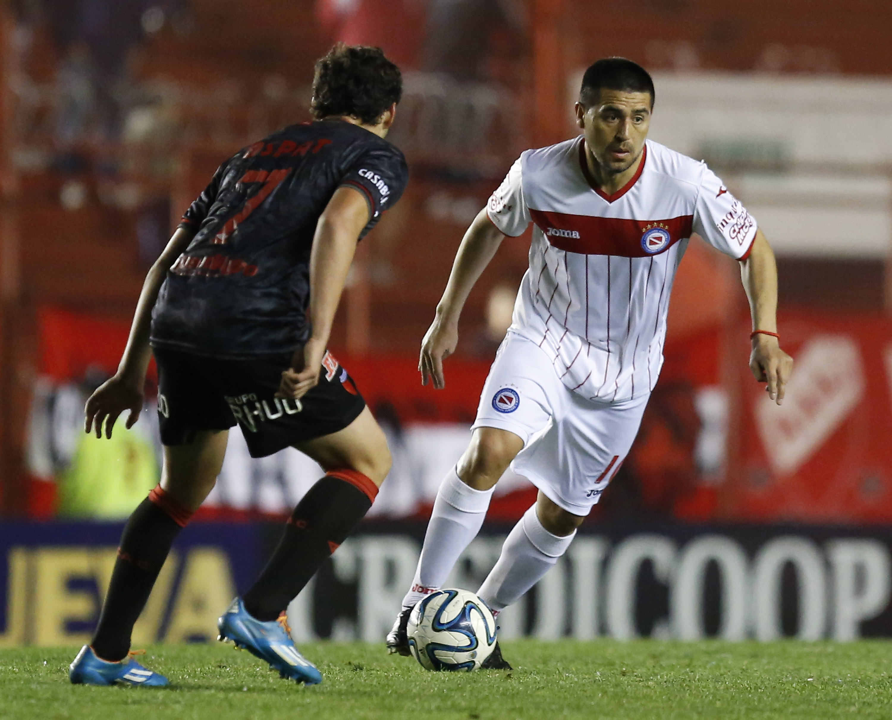 Juan Roman Riquelme in action for Argentinos Juniors at the end of his professional career in September 2014.
