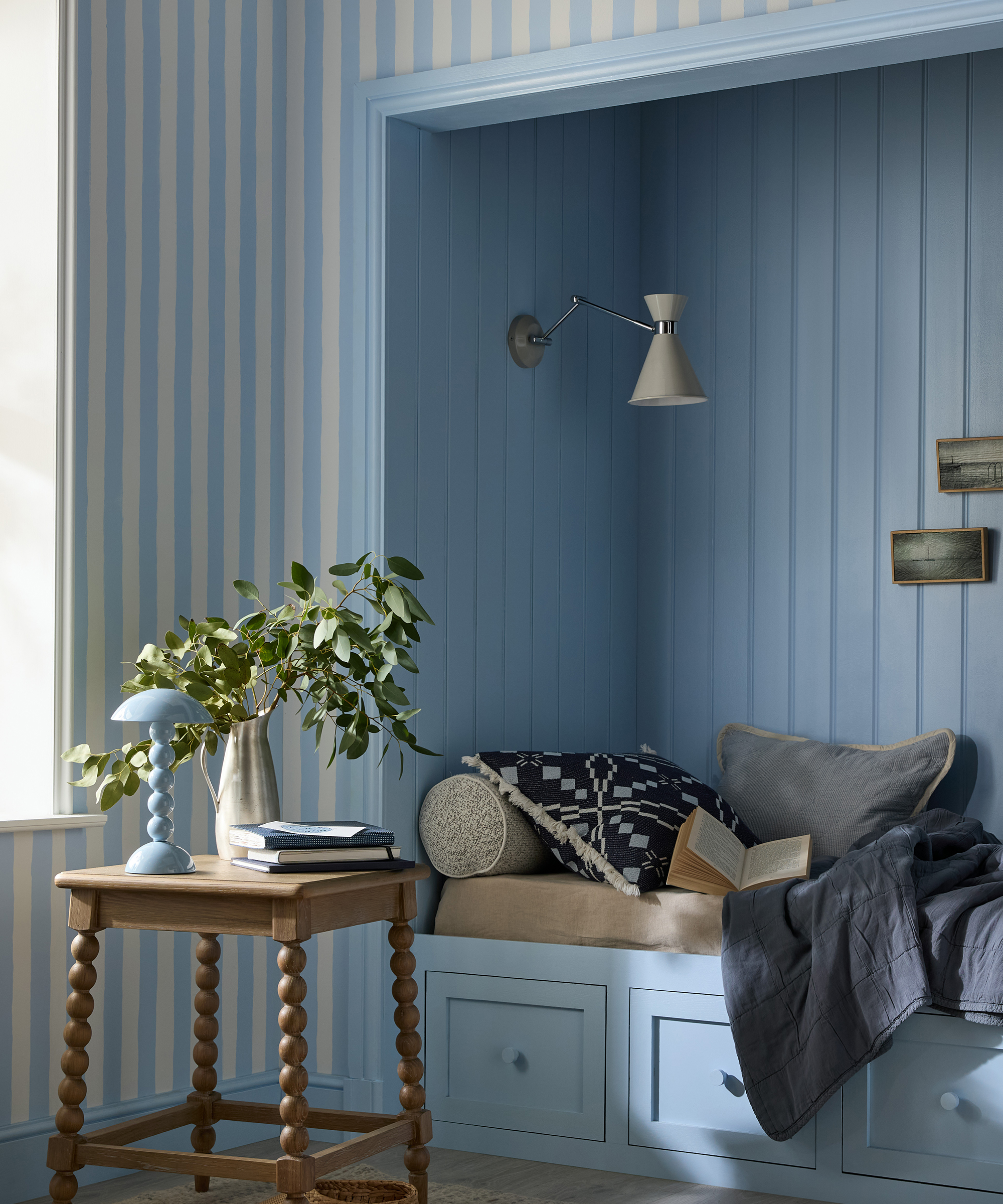 blue reading nook with cosy daybed