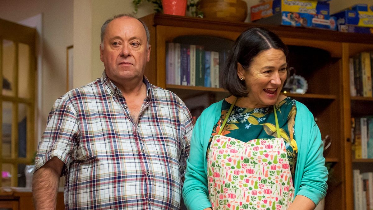 Alex Norton as Eric Baird and Arabella Weir as Beth Baird in Two Doors Down