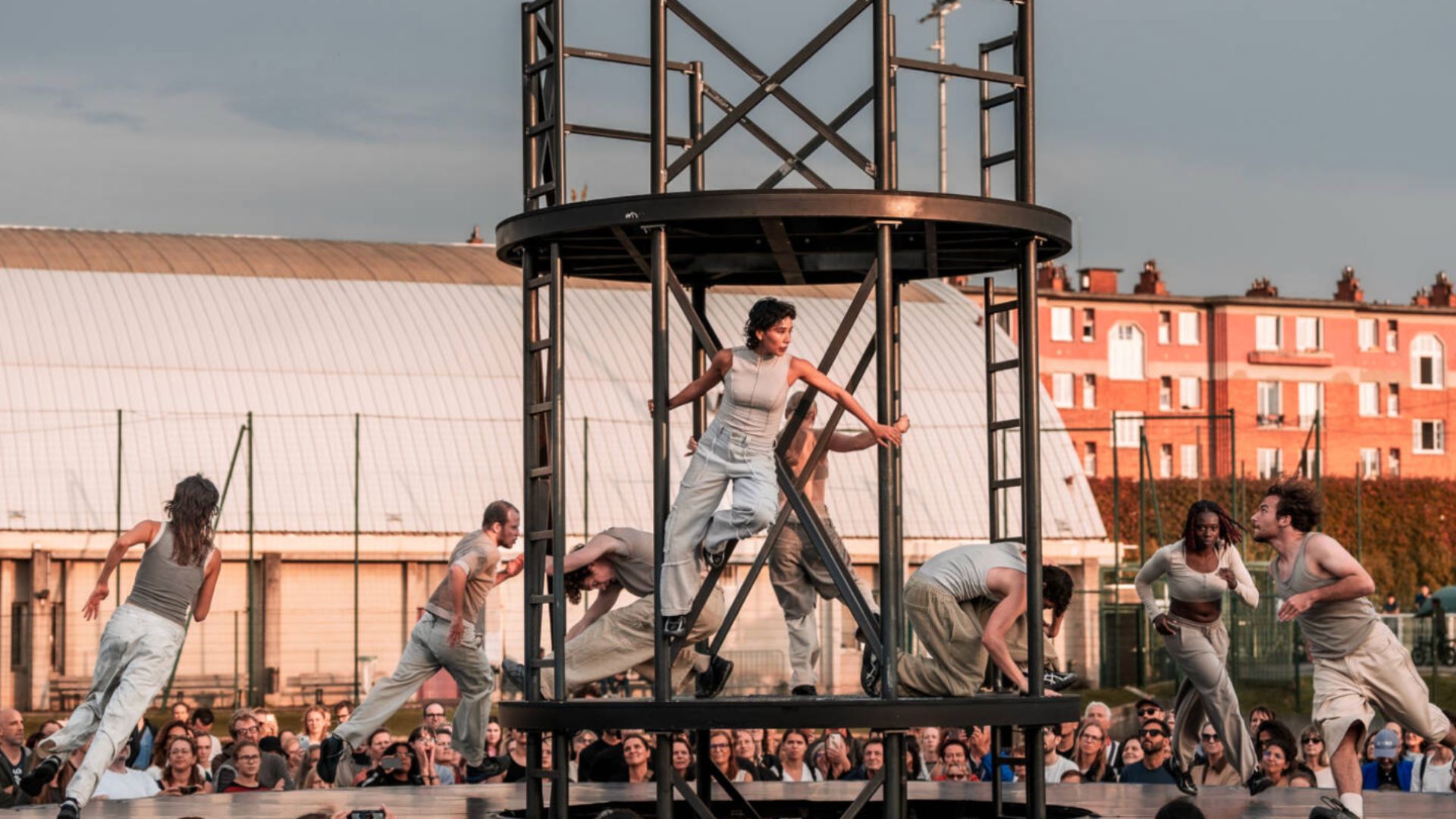 an image of the opening performance 360, by french choreographer Mehdi Kerkouche / CCN de Cr&eacute;teil et du Val-de-Marne 