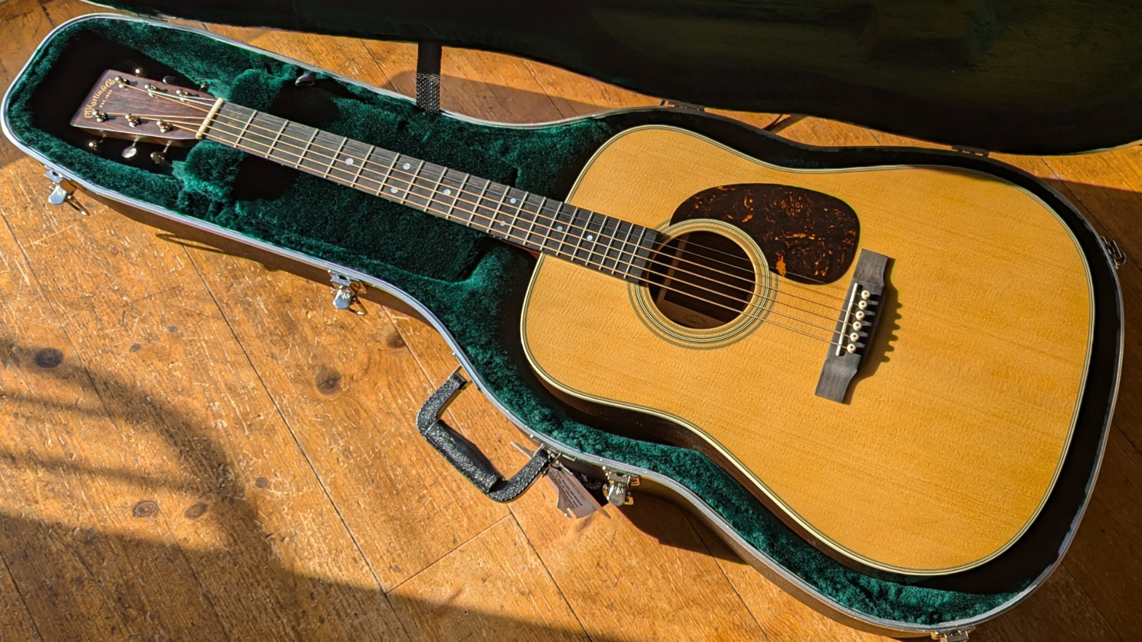 Martin D-28