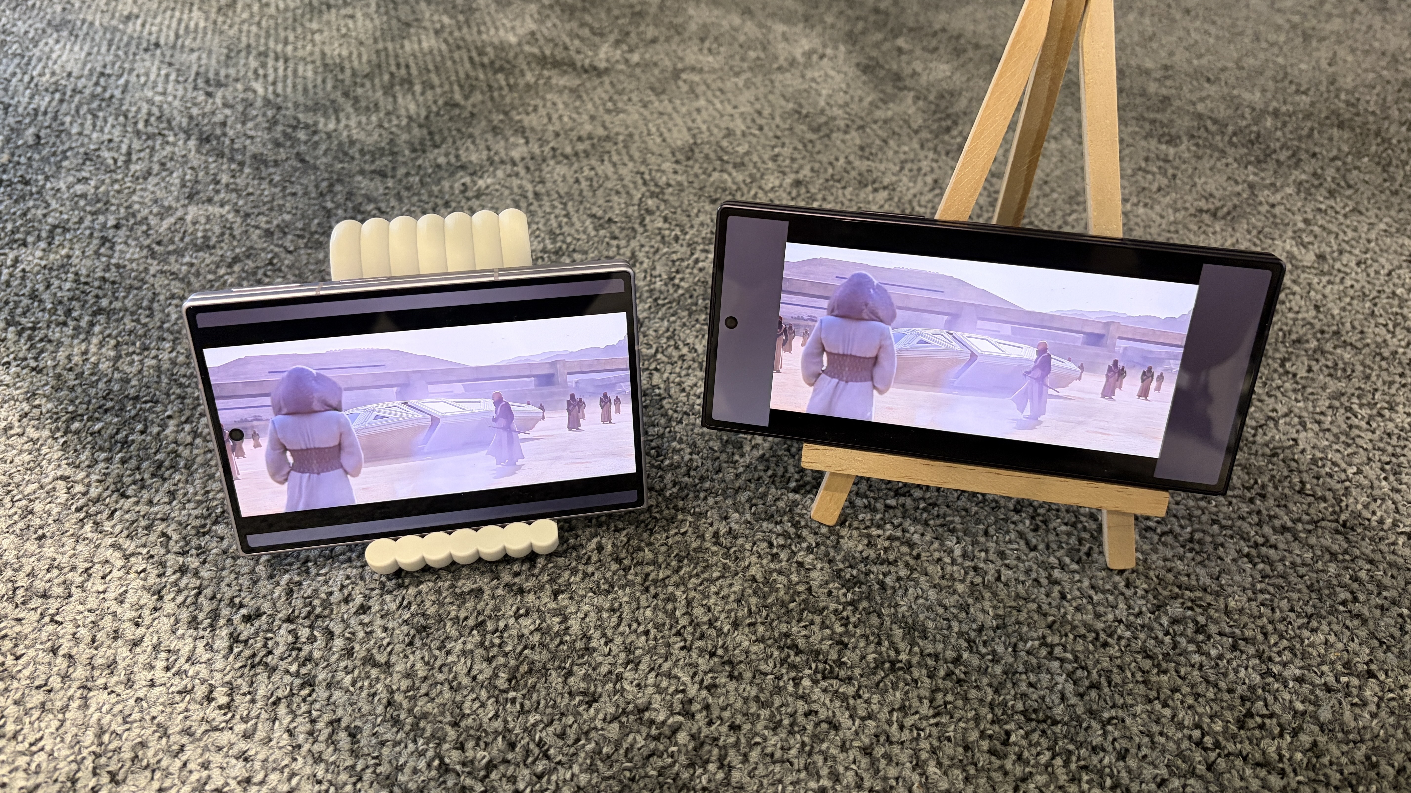 Galaxy Z Fold 8 vs Galaxy Z Fold 8 Ultra screen comparison