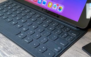 iPad 2020 review keyboard