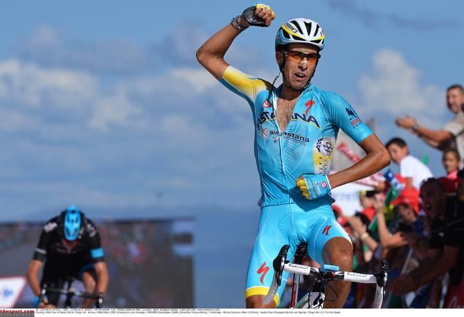 Fabio Aru (Astana) wins stage 18