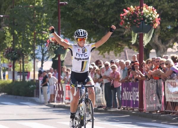Evelyn Stevens (HTC-Highroad) wins the stage.