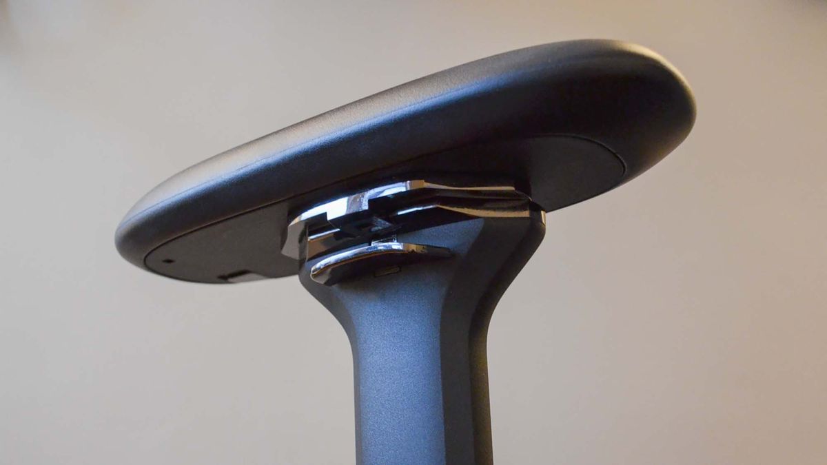 A Razer Iskur Fabric gaming chair in a living room