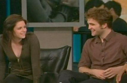 Robert Pattinson and Kristen Stewart - WATCH! Robert&#039;s Pattinson&#039;s Oprah admission - Robert Pattinson and Kristen Stewart - Twilight - Celebrity News - Marie Claire