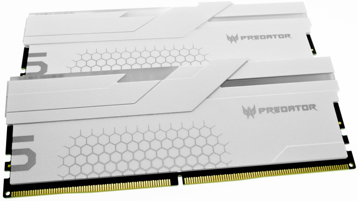 Predator Hermes RGB DDR5-6800 C32