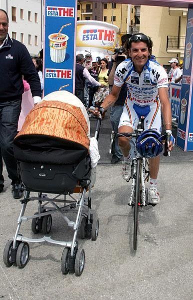 and then the one handed baby carriage push.
