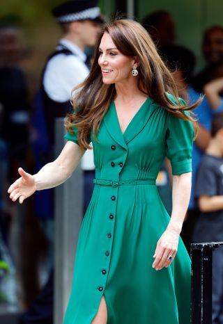 Kate Middleton glows in green summer dress