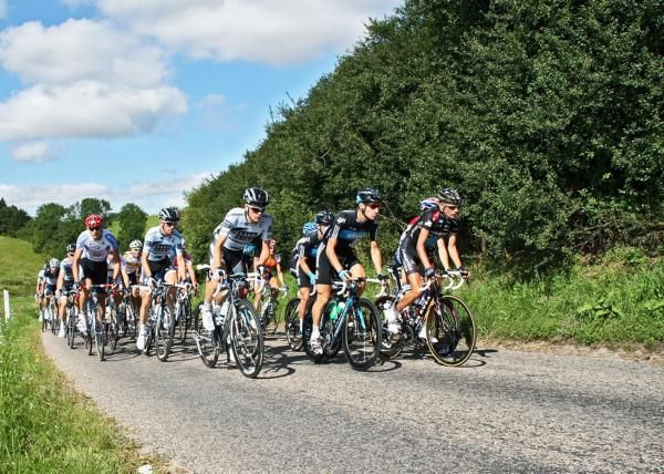 Team Sky and Saxo Bank-SunGard on the front
