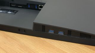 Dell P3222QE