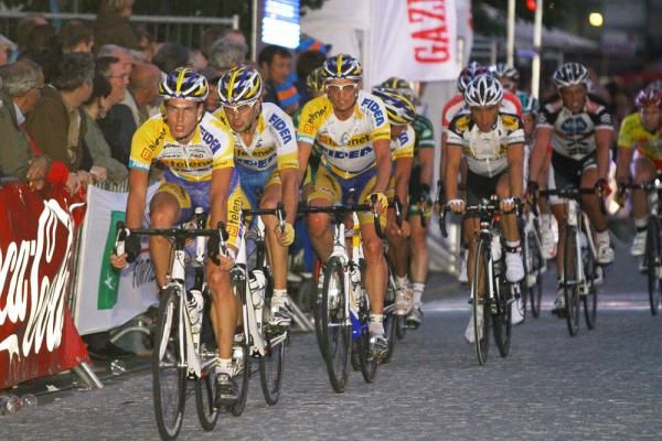 The Telenet Fidea boys are more used to riding in winter but were out en masse.