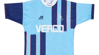 Wycombe Wanderers 1996/97 home shirt